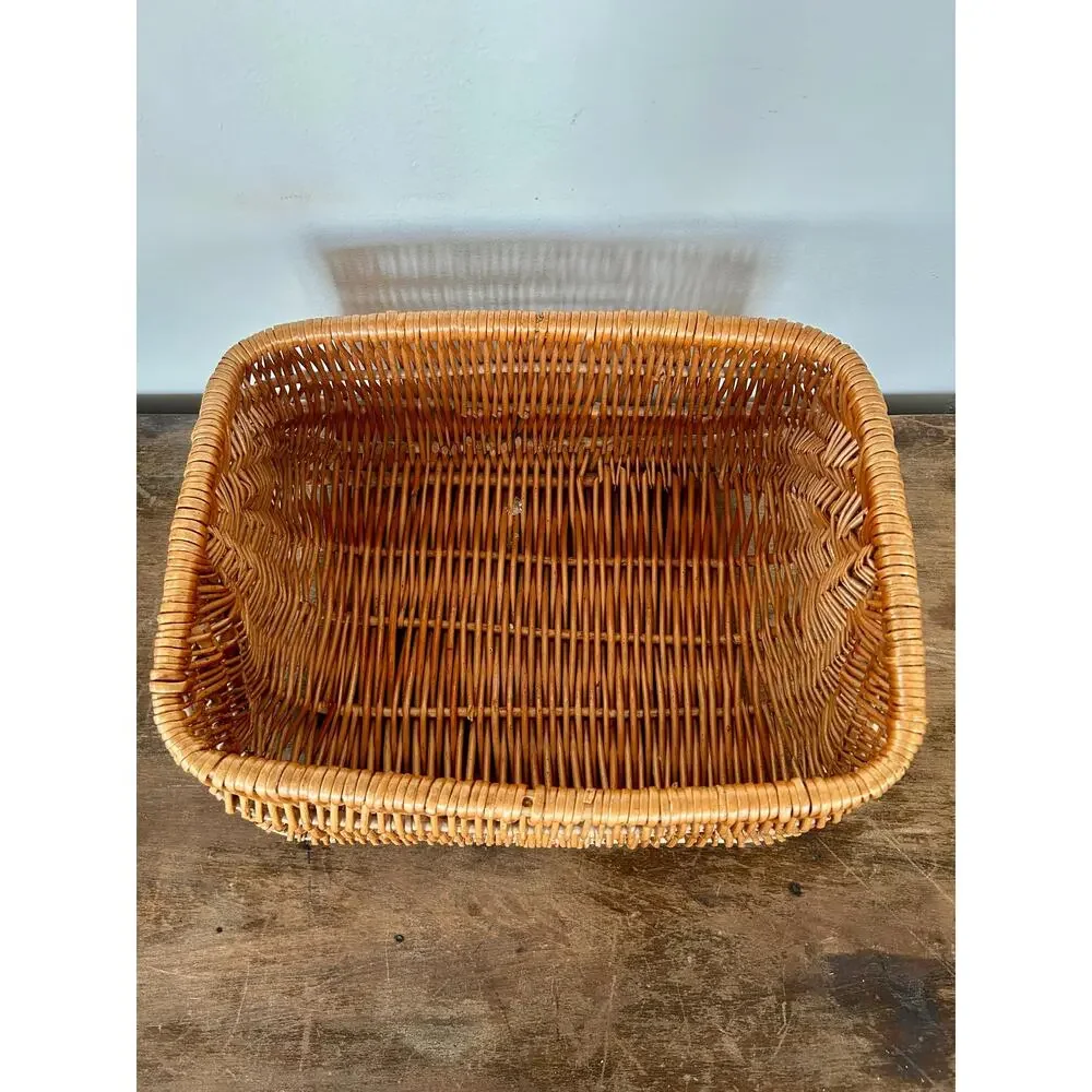 Vintage buttocks basket
